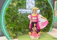 Verónica Tapia, de Donatell, estaba deslumbrante con su traje típico de Ecuador.